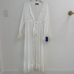 Silky White Feather-Trim Long Robe – Brand: (Not Visible)
